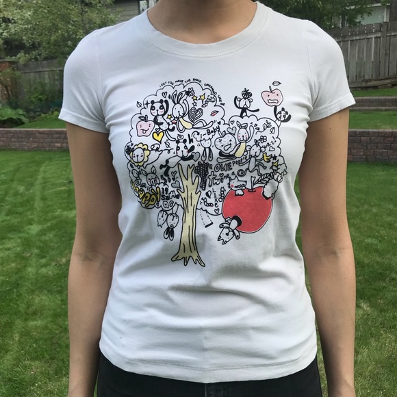 Stretchy white t shirt with cute graphic - Picture 2 of 6